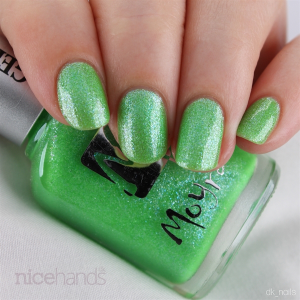 1066 Manon, Moyra Gel look Neglelak