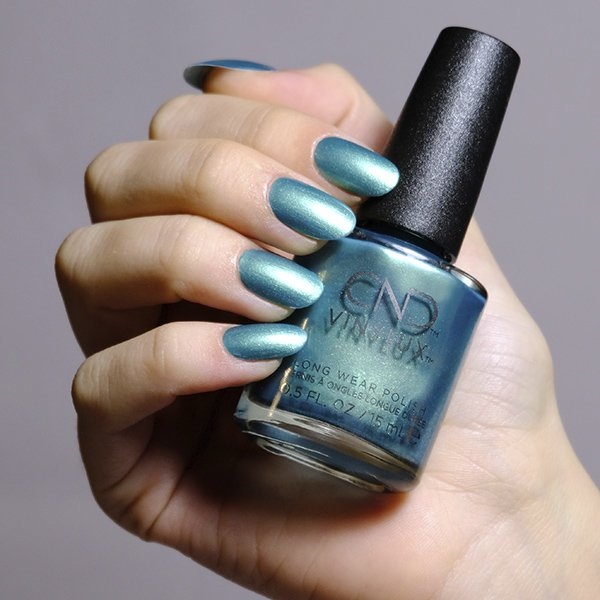 Billede af 446 Clash Out, Bizarre Beauty, CND Vinylux