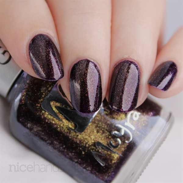 939 Avril, Moyra Gel look Neglelak